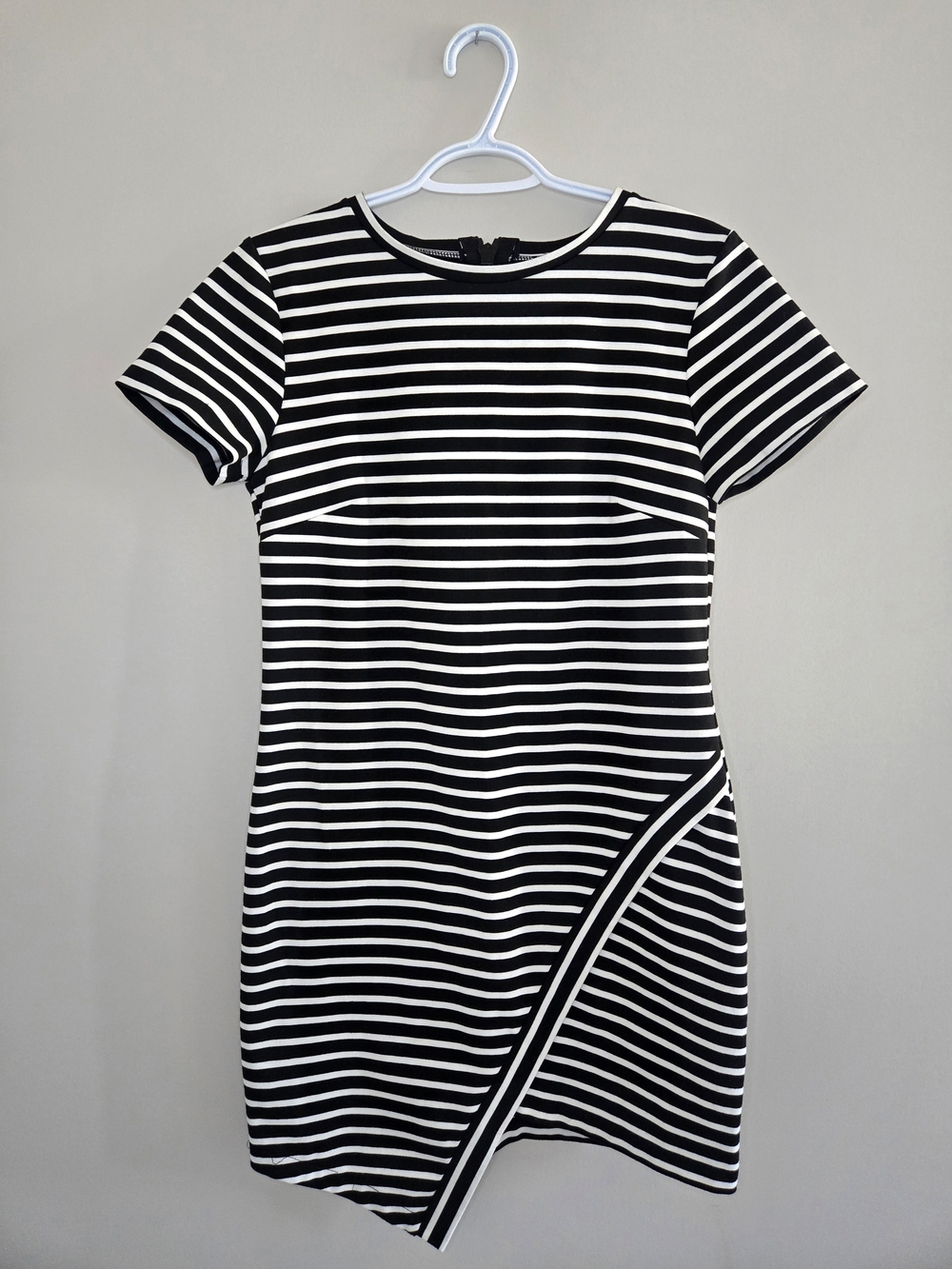 Bec + Bridge black and white striped short sleeve asymmetrical shift dress, new